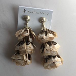 Kendra Scott Light Beige Lenni earrings